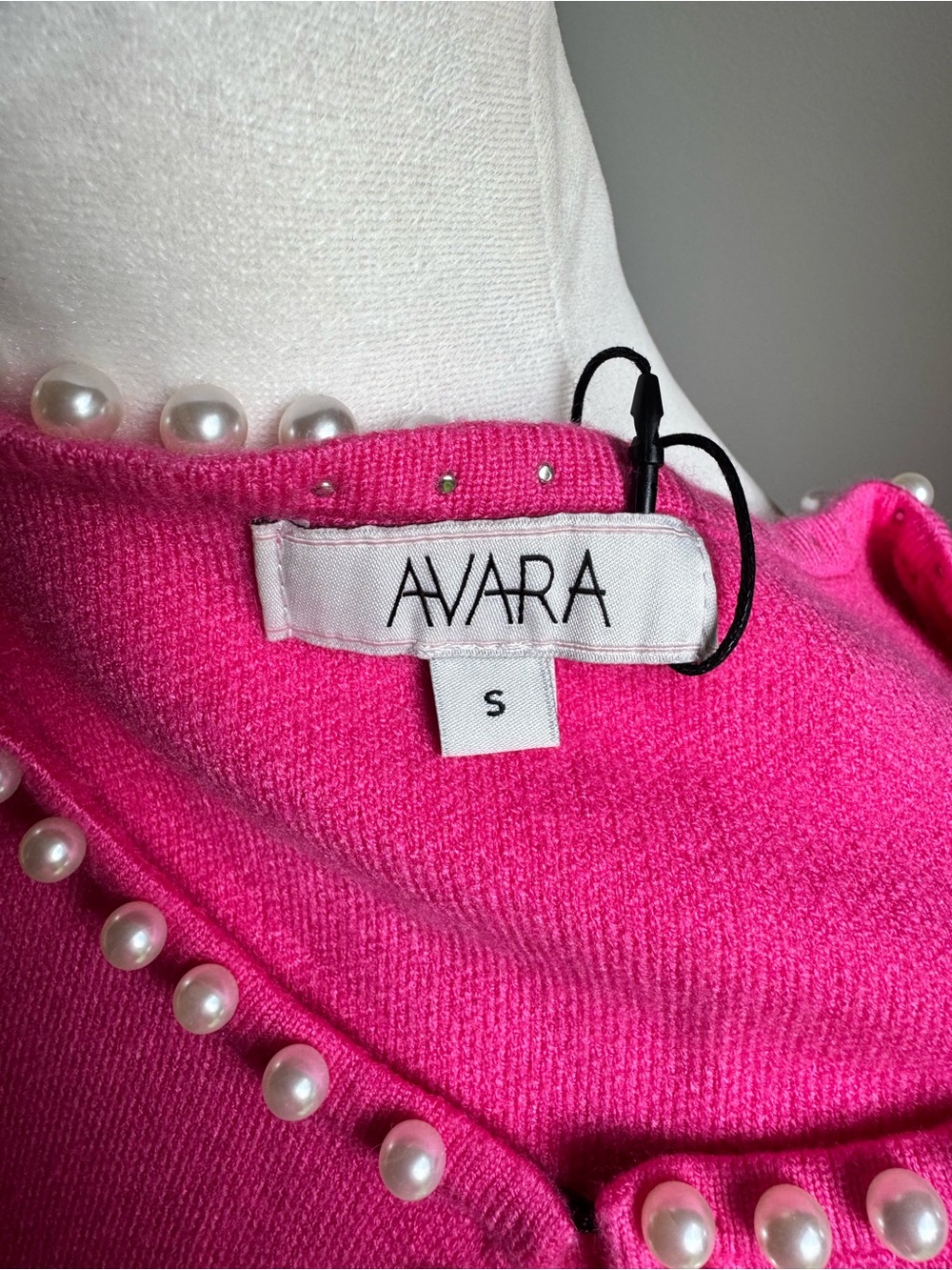 Avara NWT Women’s Hot Pink Pearl-Trim Clasp-front Cardigan Sweater Size Small - Picture 6 of 7